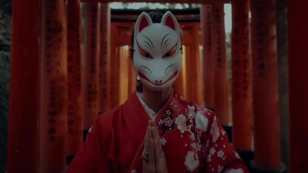 實(shí)拍加合成，攻殼特工隊(duì)風(fēng)格視頻制作場景美女面具.jpg